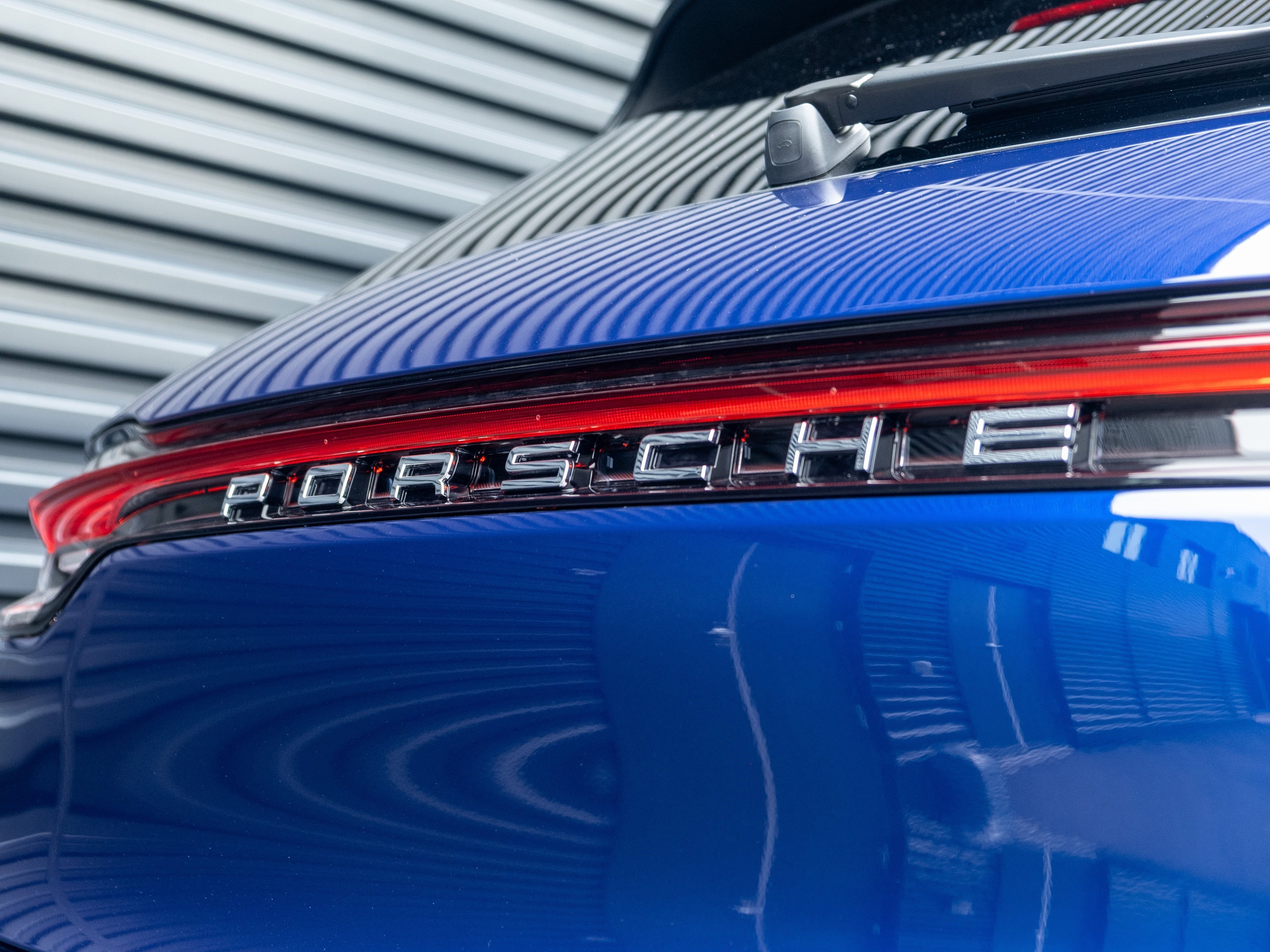 Certified 2025 Porsche Macan image 38