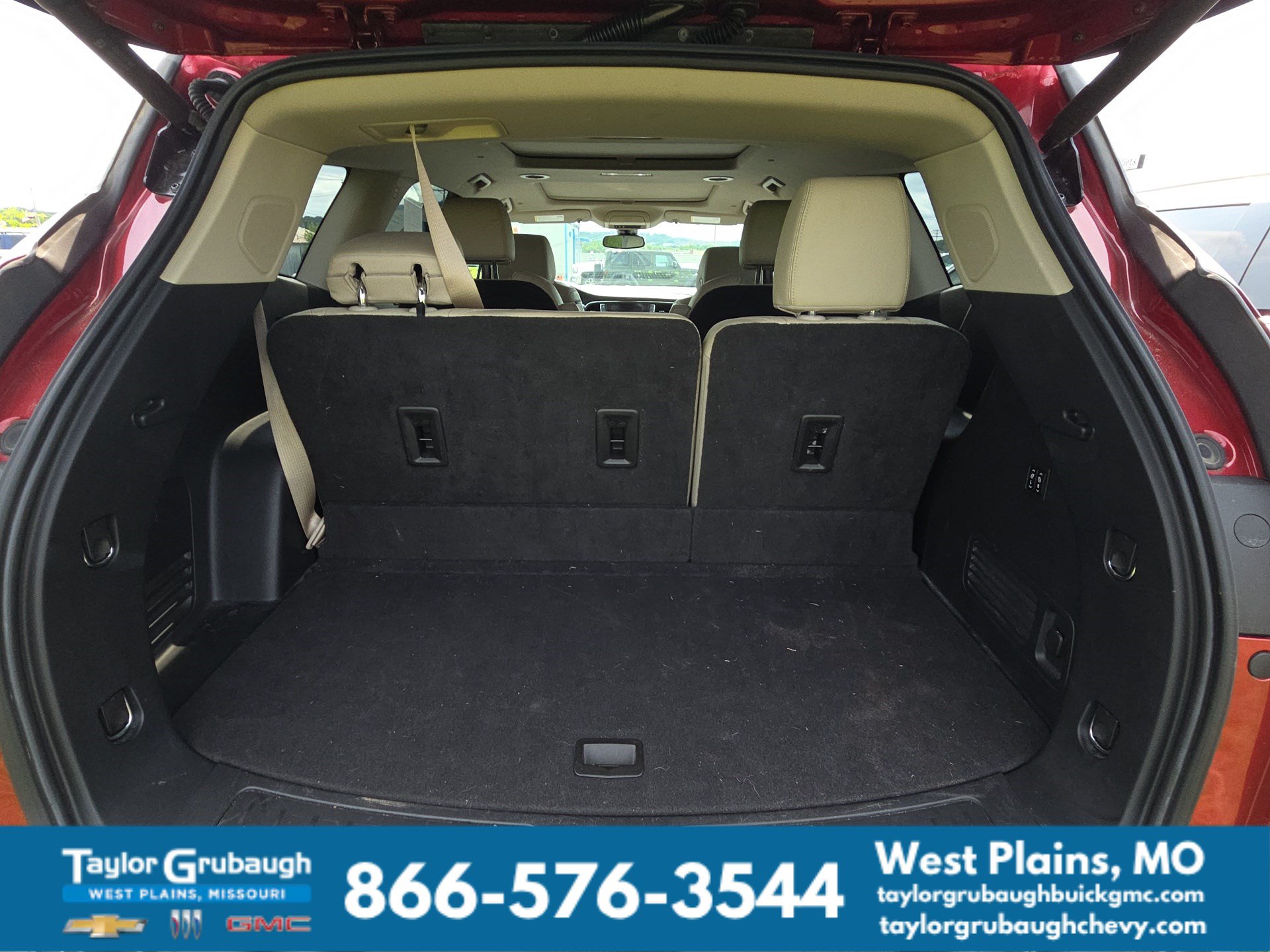 Used 2021 Buick Enclave Premium w/ Sun and Sites Package FWD image 16