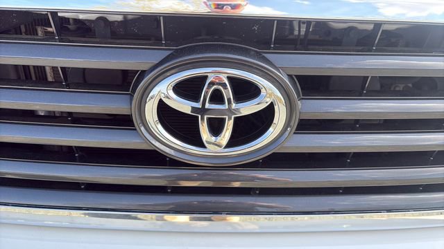 Used 2021 Toyota Sequoia Limited w/ Safety & Convenience Package AWD/4WD image 30