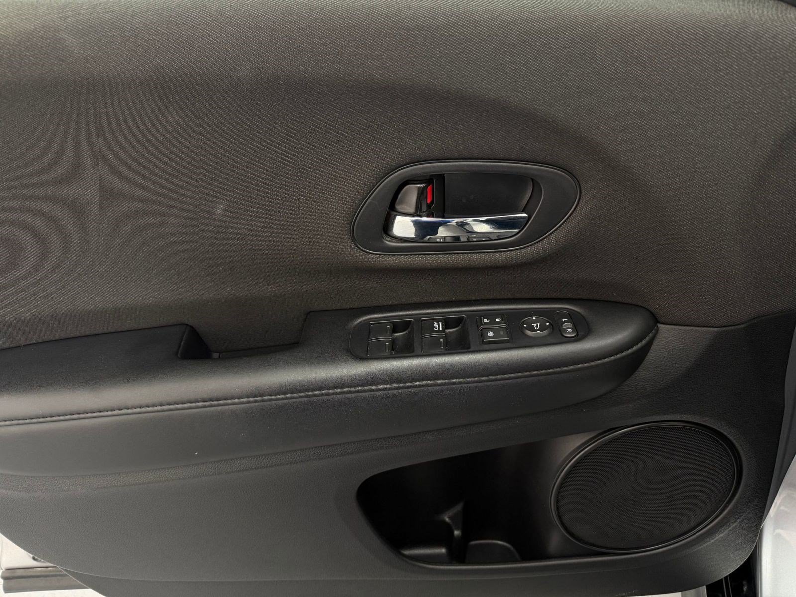 Used 2019 Honda HR-V Sport image 11