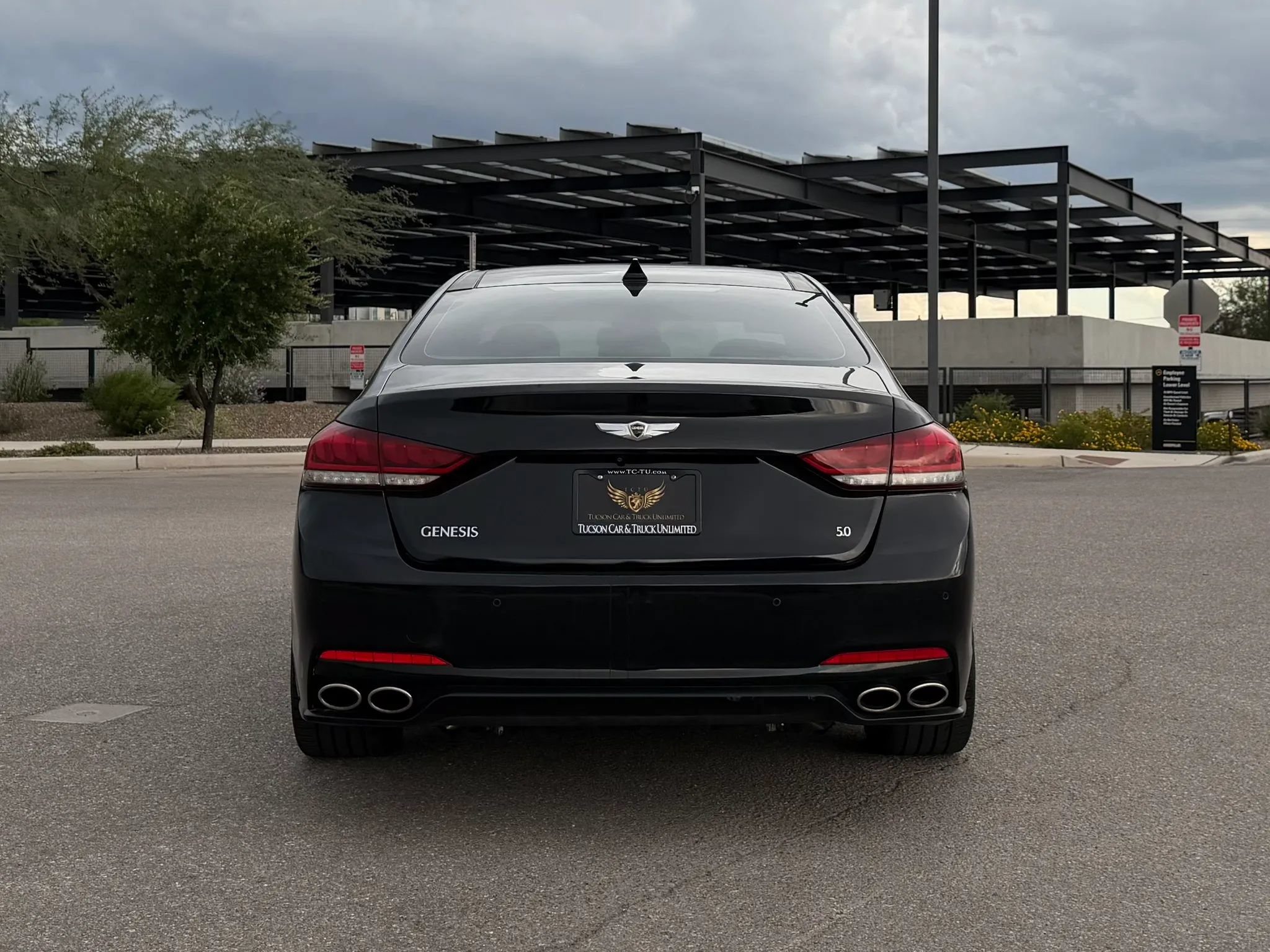 Used 2015 Hyundai Genesis 5.0 RWD image 3