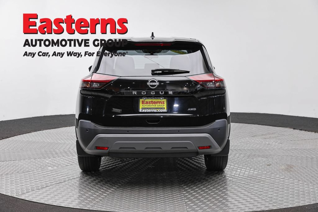 Used 2023 Nissan Rogue S AWD/4WD image 7