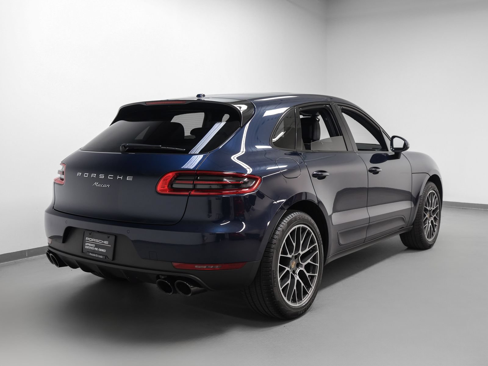 Certified 2018 Porsche Macan Sport Edition AWD/4WD image 12
