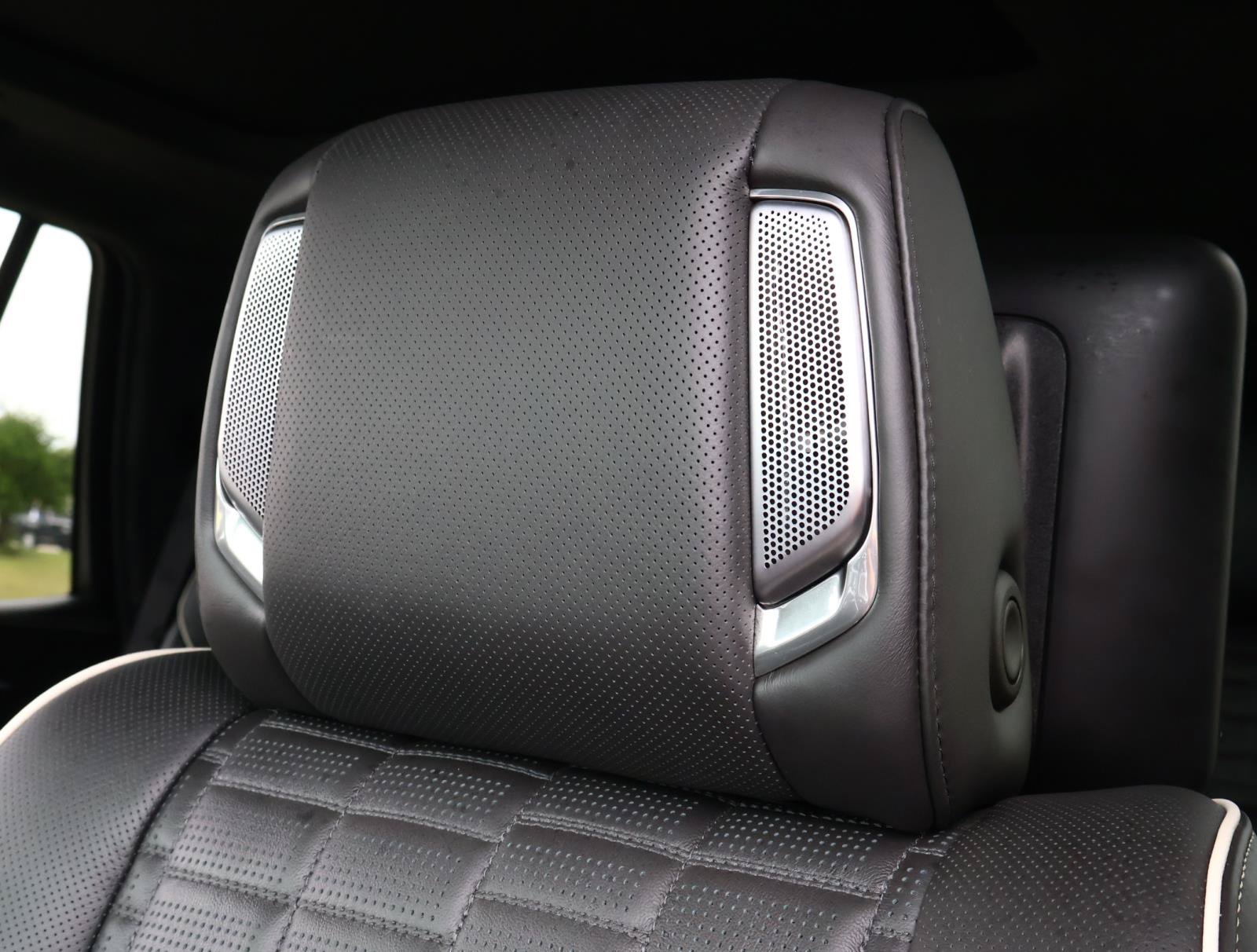 Used 2025 Cadillac Escalade Sport Platinum w/ LPO, Floor Liner Package AWD/4WD image 23