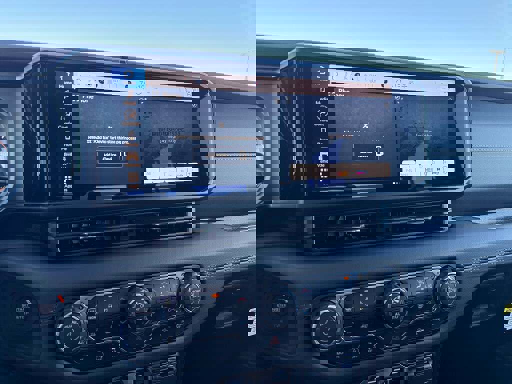 New 2025 Jeep Gladiator Sport image 35