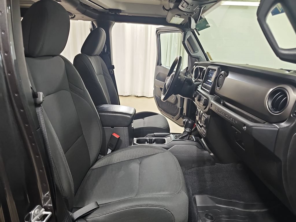 Used 2018 Jeep Wrangler Unlimited Sport S AWD/4WD image 13