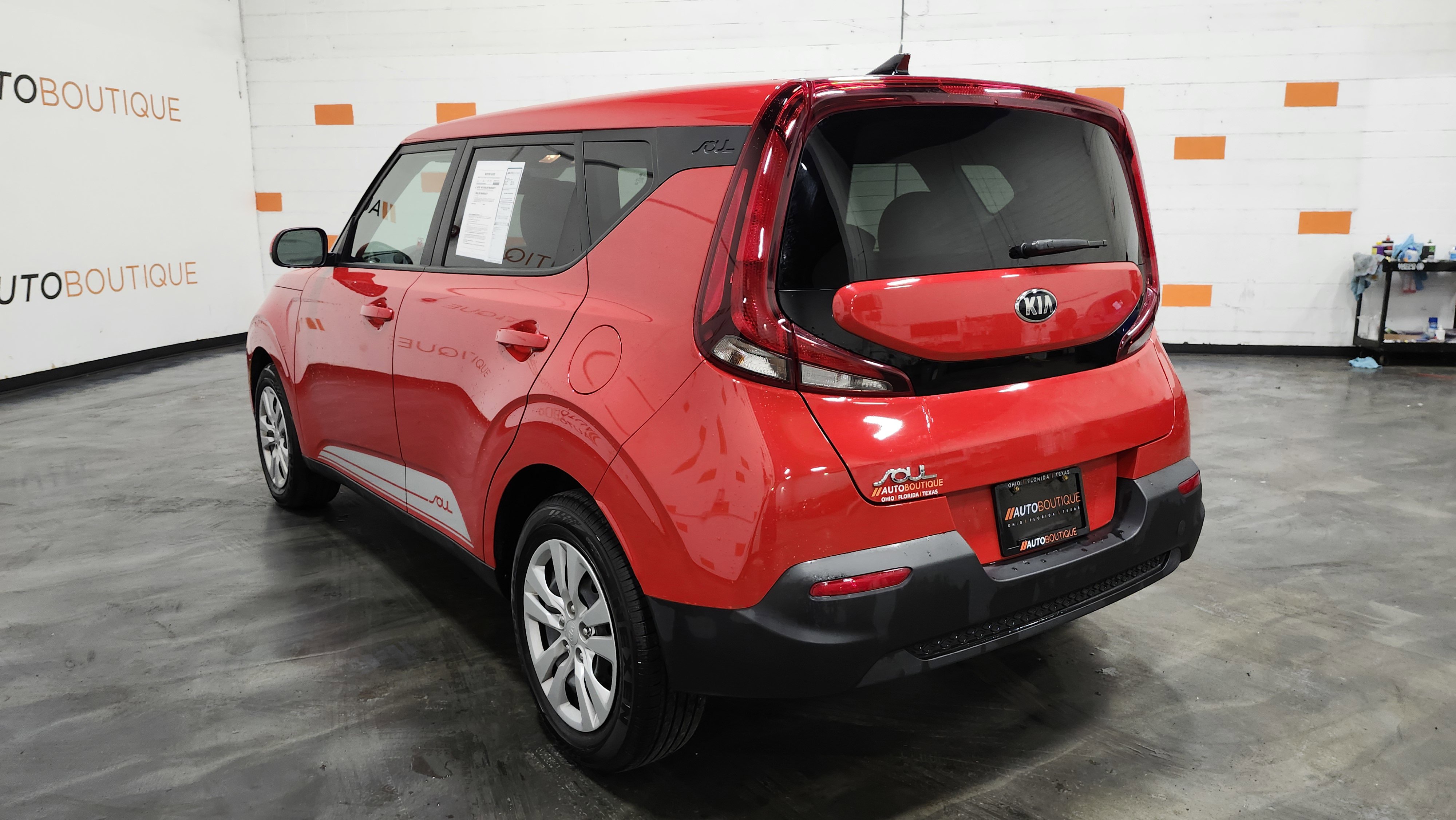 Used 2020 Kia Soul LX image 14