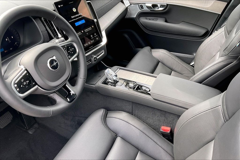 New 2026 Volvo XC90 B6 Ultra w/ Lounge Package AWD/4WD image 13