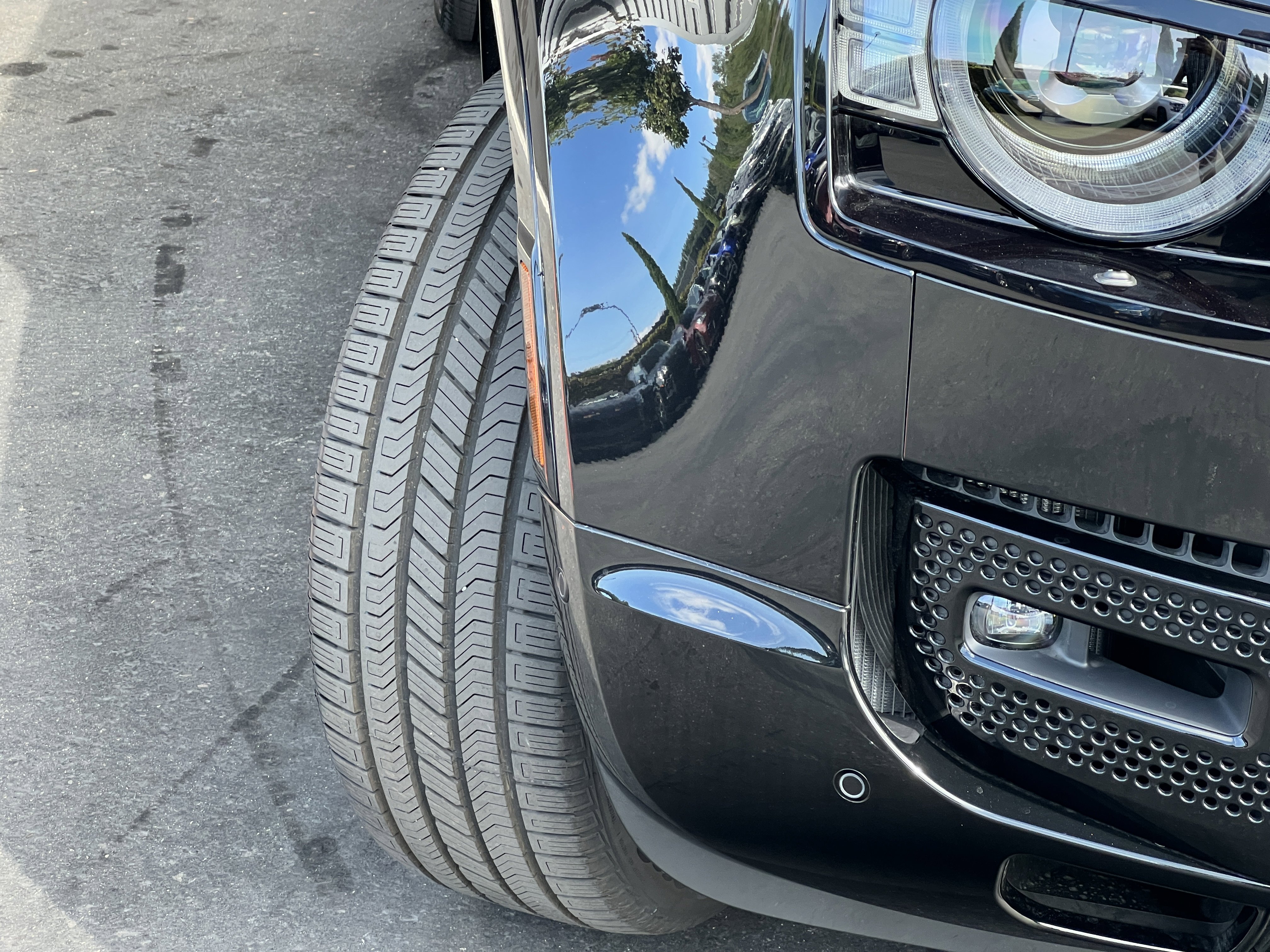 New 2025 Land Rover Defender 130 V8 image 3