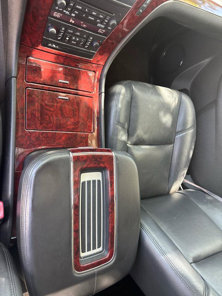 Used 2014 Cadillac Escalade Luxury AWD/4WD image 19