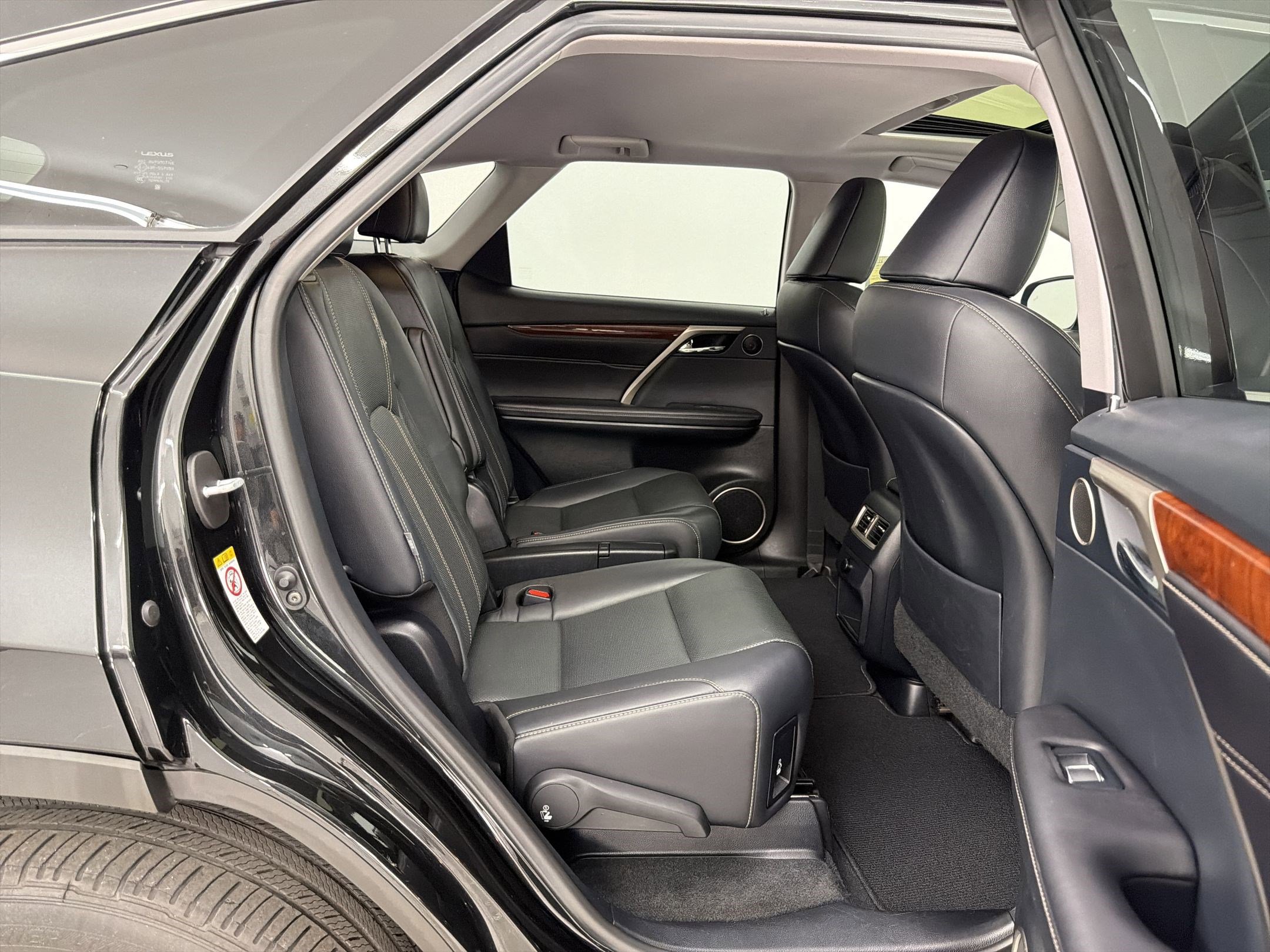 Used 2019 Lexus RX 350L FWD image 29