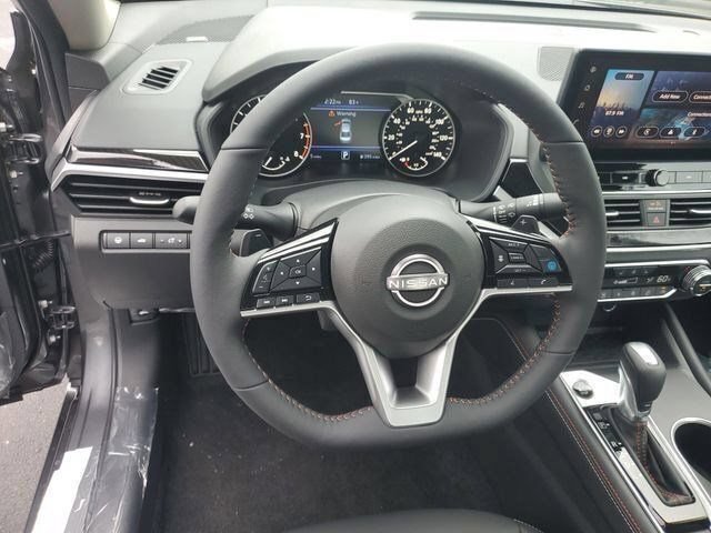 New 2026 Nissan Altima 2.5 SR FWD image 13