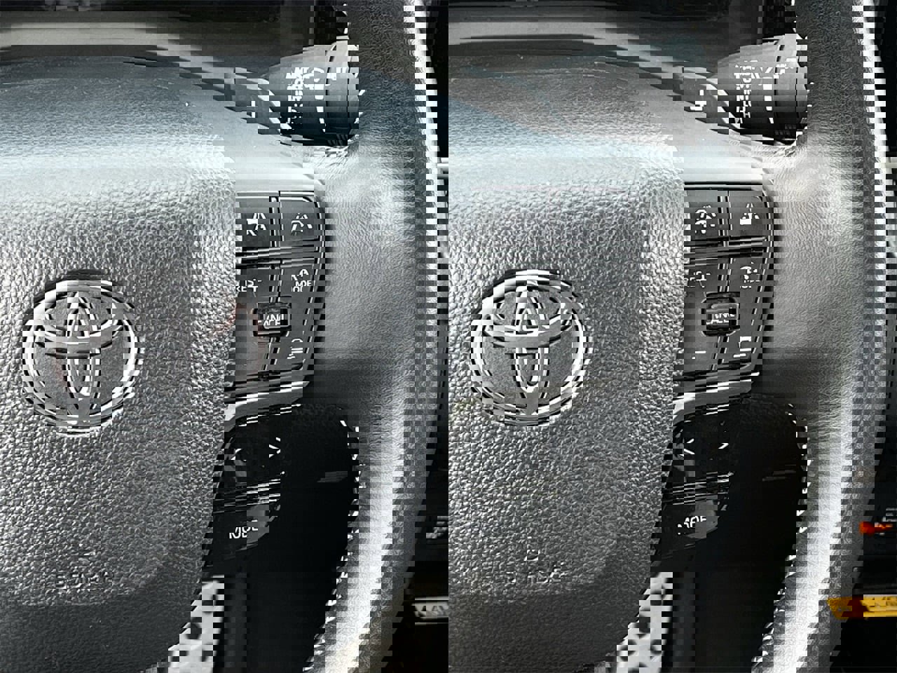 Used 2025 Toyota Camry SE image 14