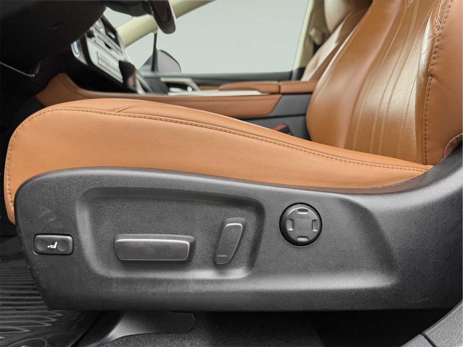 Used 2022 Lexus RX 450h AWD w/ Luxury Package image 10