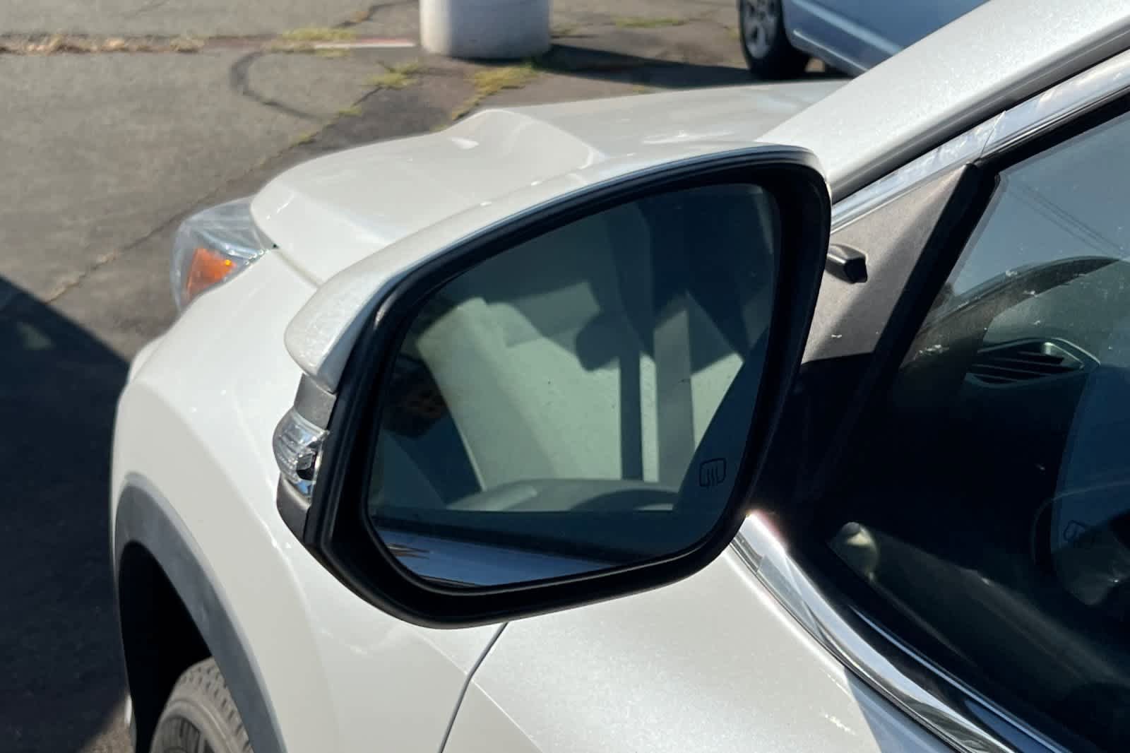 Used 2019 Toyota Highlander LE AWD/4WD image 8
