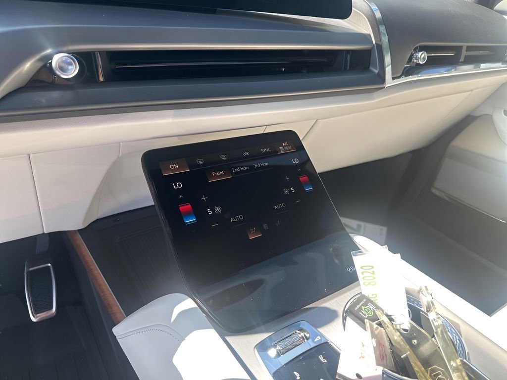 New 2026 Cadillac Vistiq Sport w/ LPO, Floor Liner Package image 36