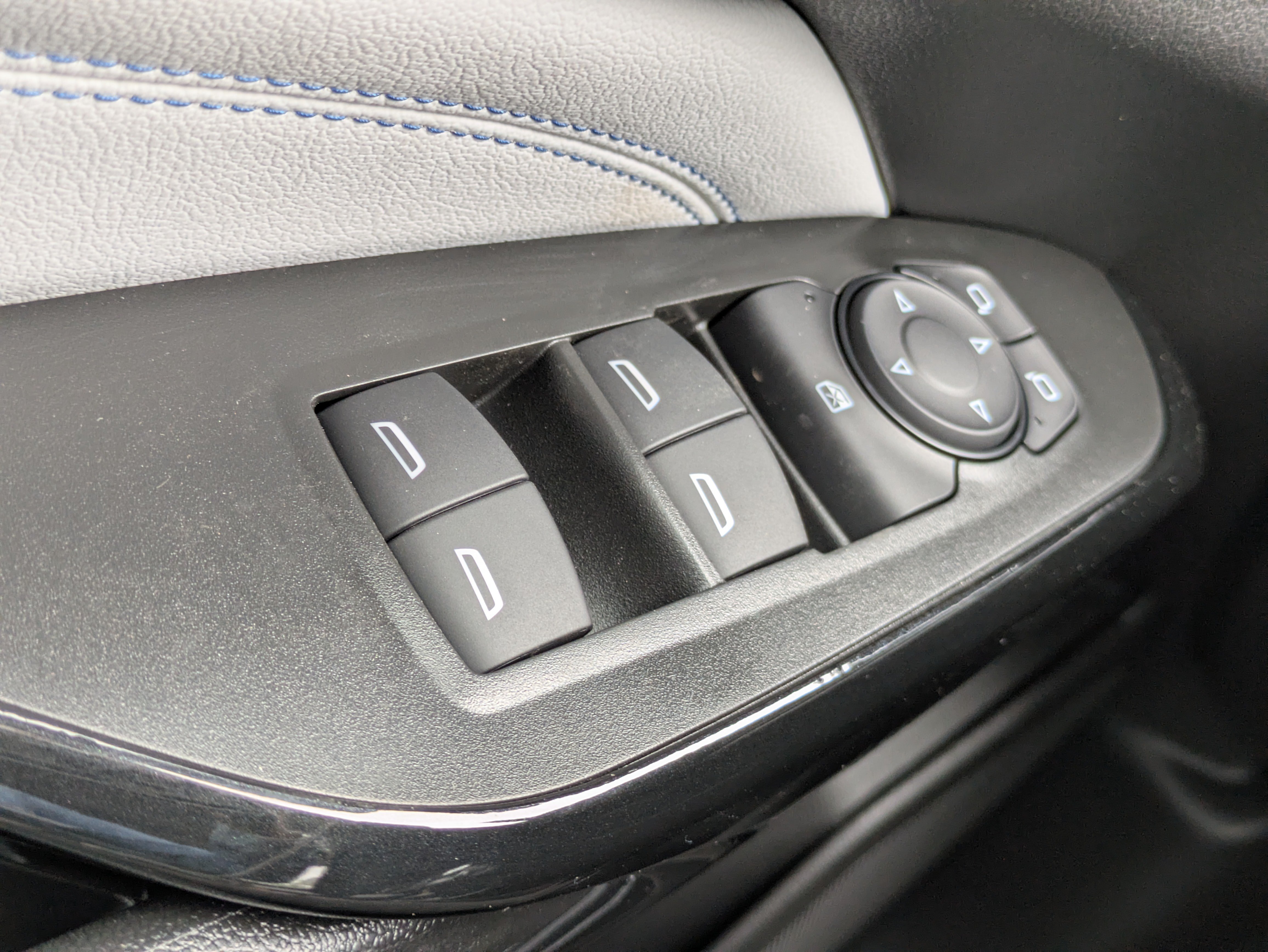New 2026 Chevrolet Trax LT w/ Sunroof Package FWD image 14