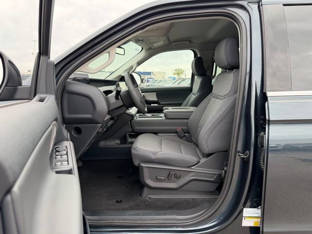 New 2026 Ford Expedition Active AWD/4WD image 13