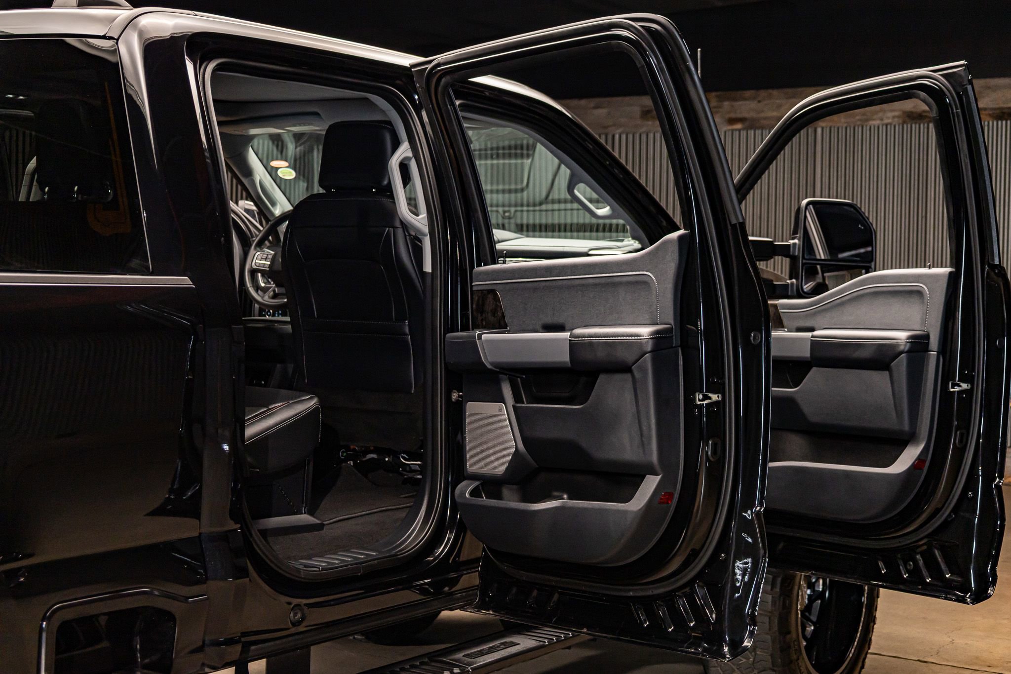 Used 2024 Ford F250 Lariat w/ Lariat Ultimate Package image 28