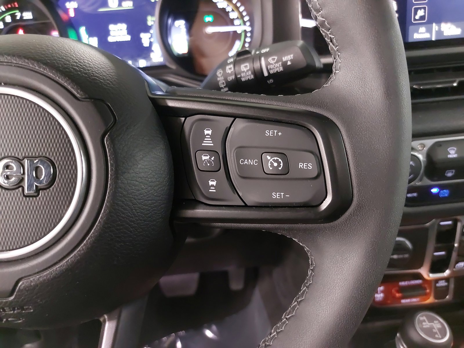 Used 2025 Jeep Wrangler Willys image 18