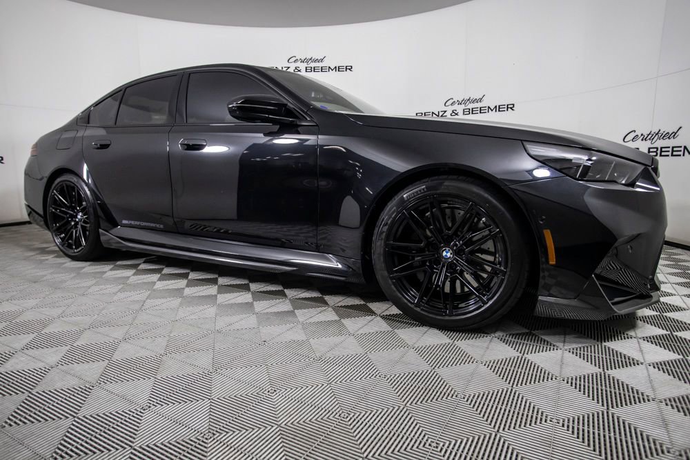 Used 2026 BMW M5 w/ Executive Package image 3