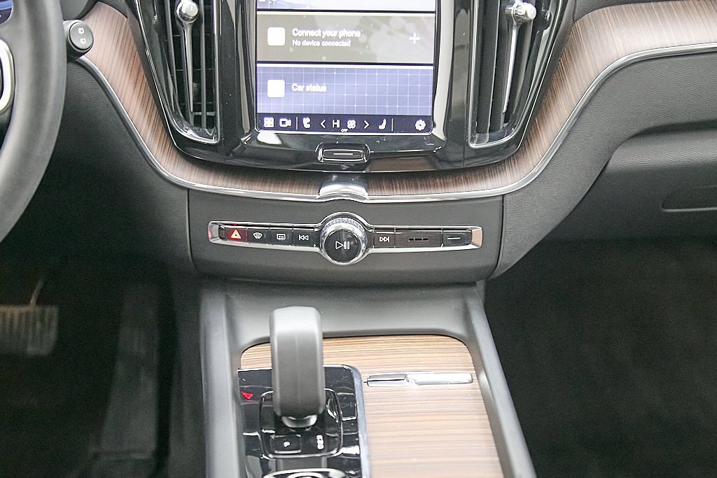 Certified 2023 Volvo XC60 T8 Plus w/ Climate Package image 31