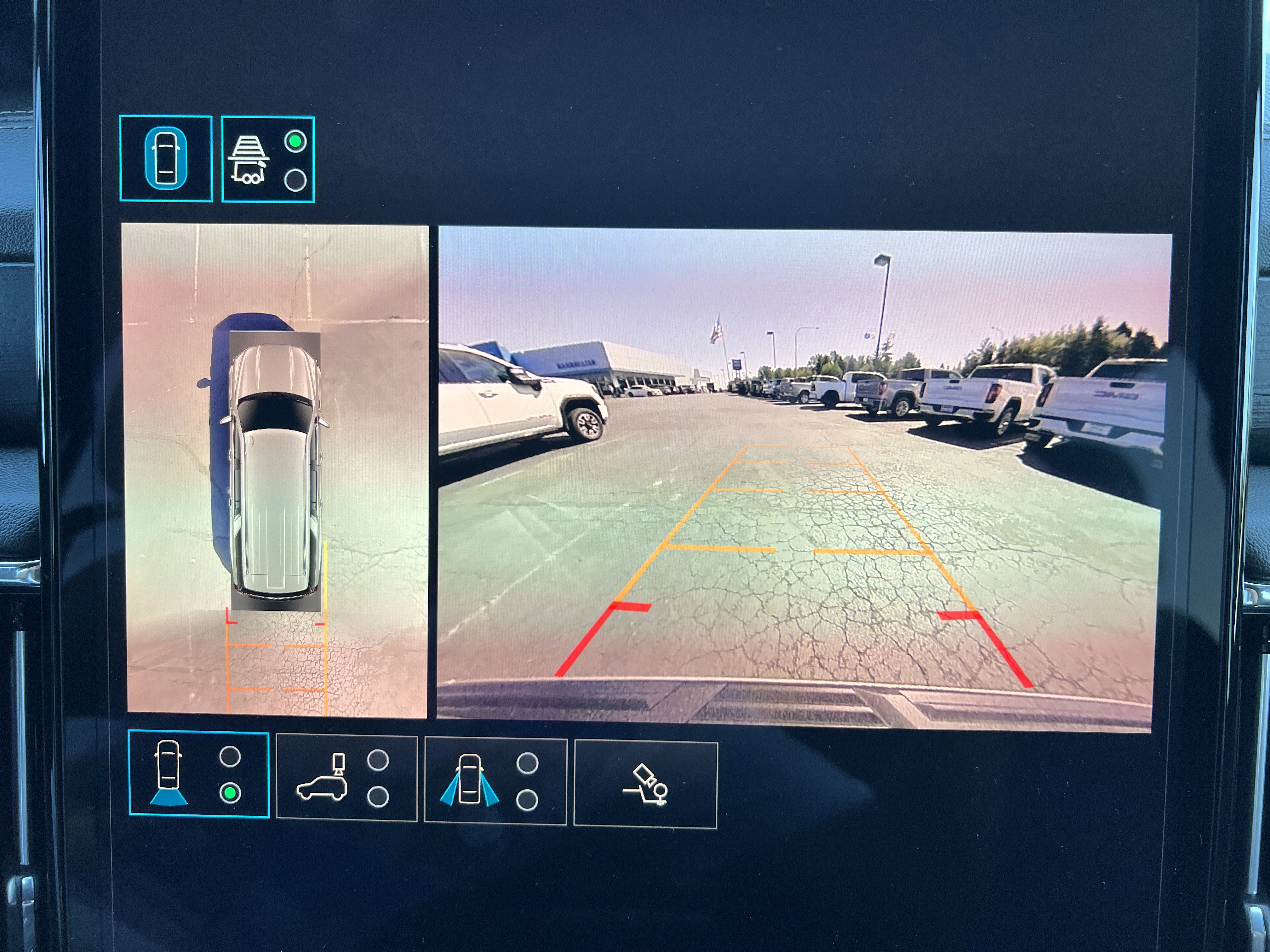 Used 2025 GMC Yukon XL Denali image 16