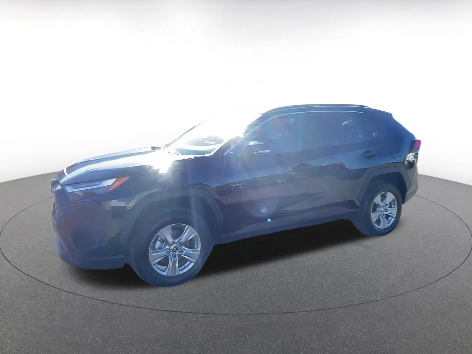 Used 2025 Toyota RAV4 XLE image 8