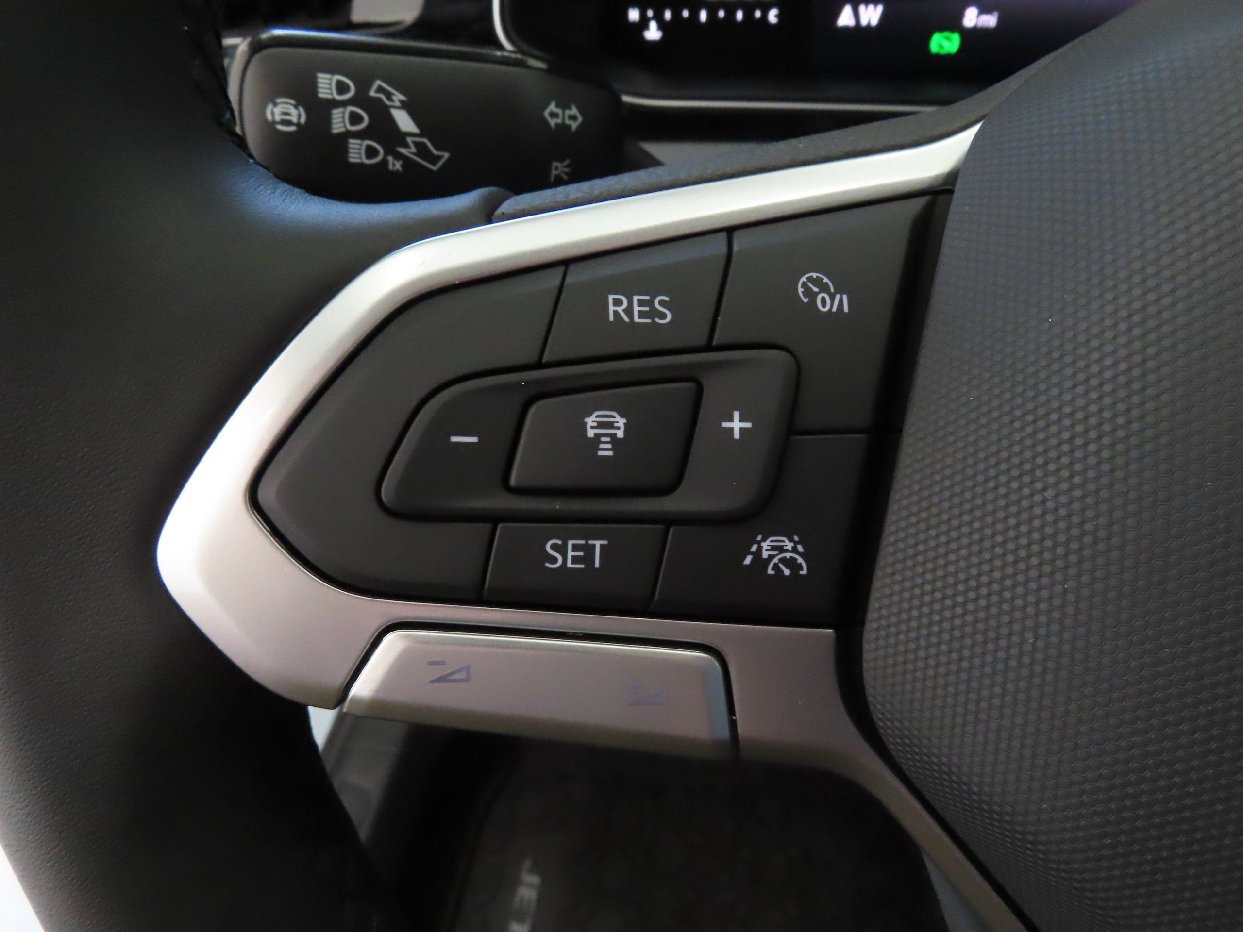 New 2026 Volkswagen Jetta SE FWD image 12