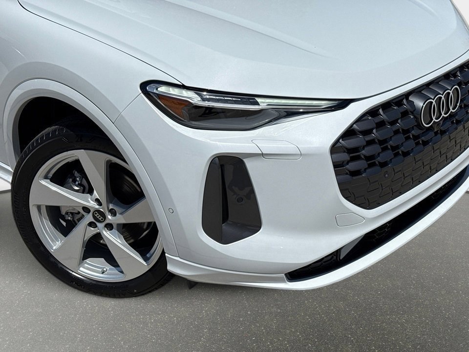 Certified 2025 Audi Q5 2.0T Premium Plus w/ Premium Plus image 22