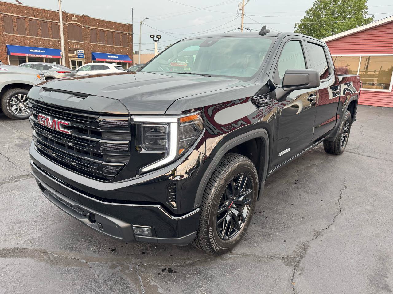 Used 2025 GMC Sierra 1500 Elevation