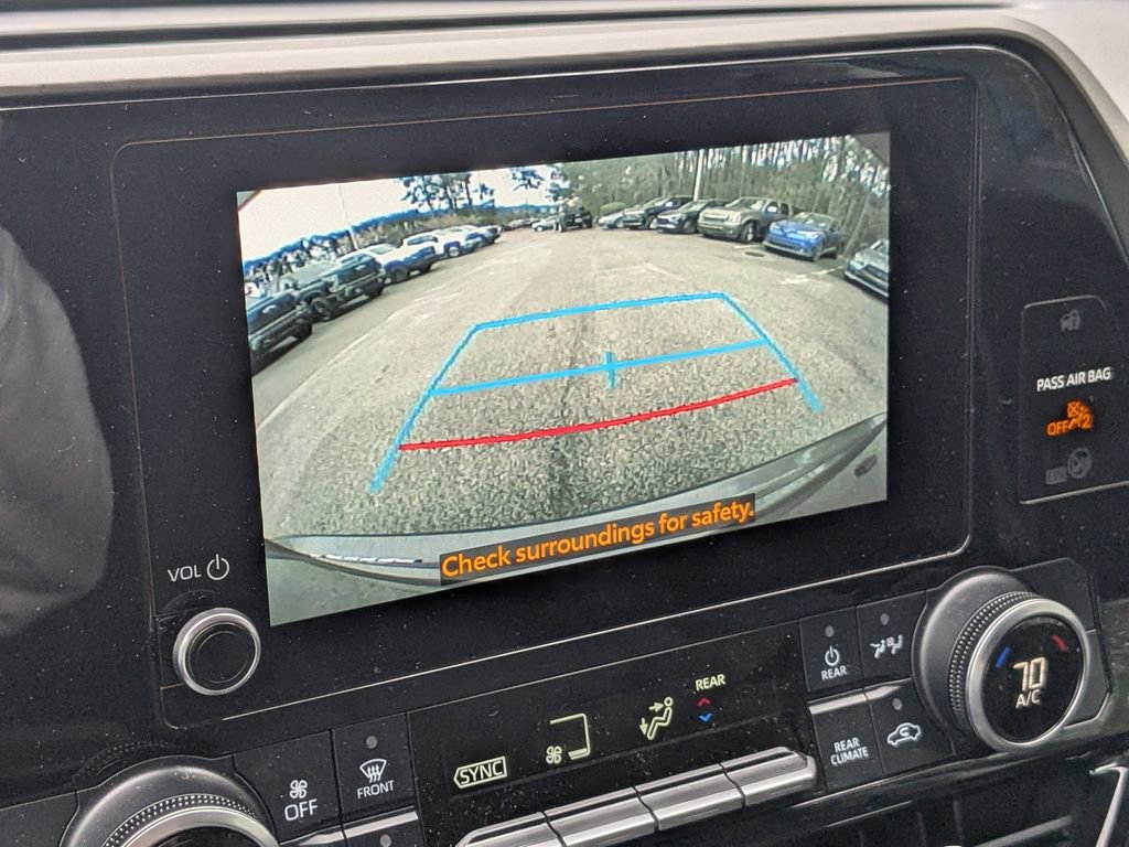 Used 2023 Toyota Highlander LE image 22