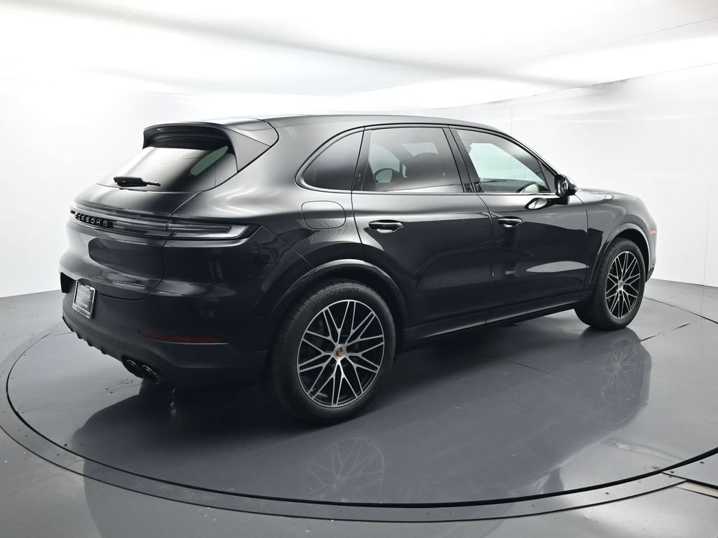 Certified 2025 Porsche Cayenne AWD/4WD image 15