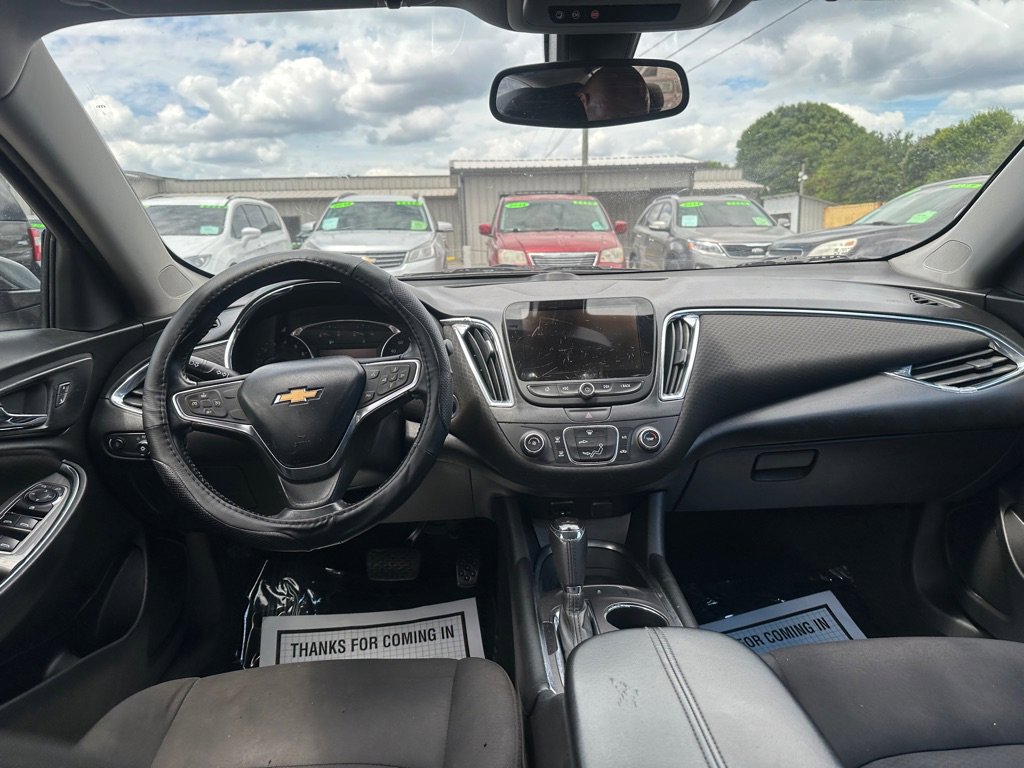 Used 2018 Chevrolet Malibu LT FWD image 9
