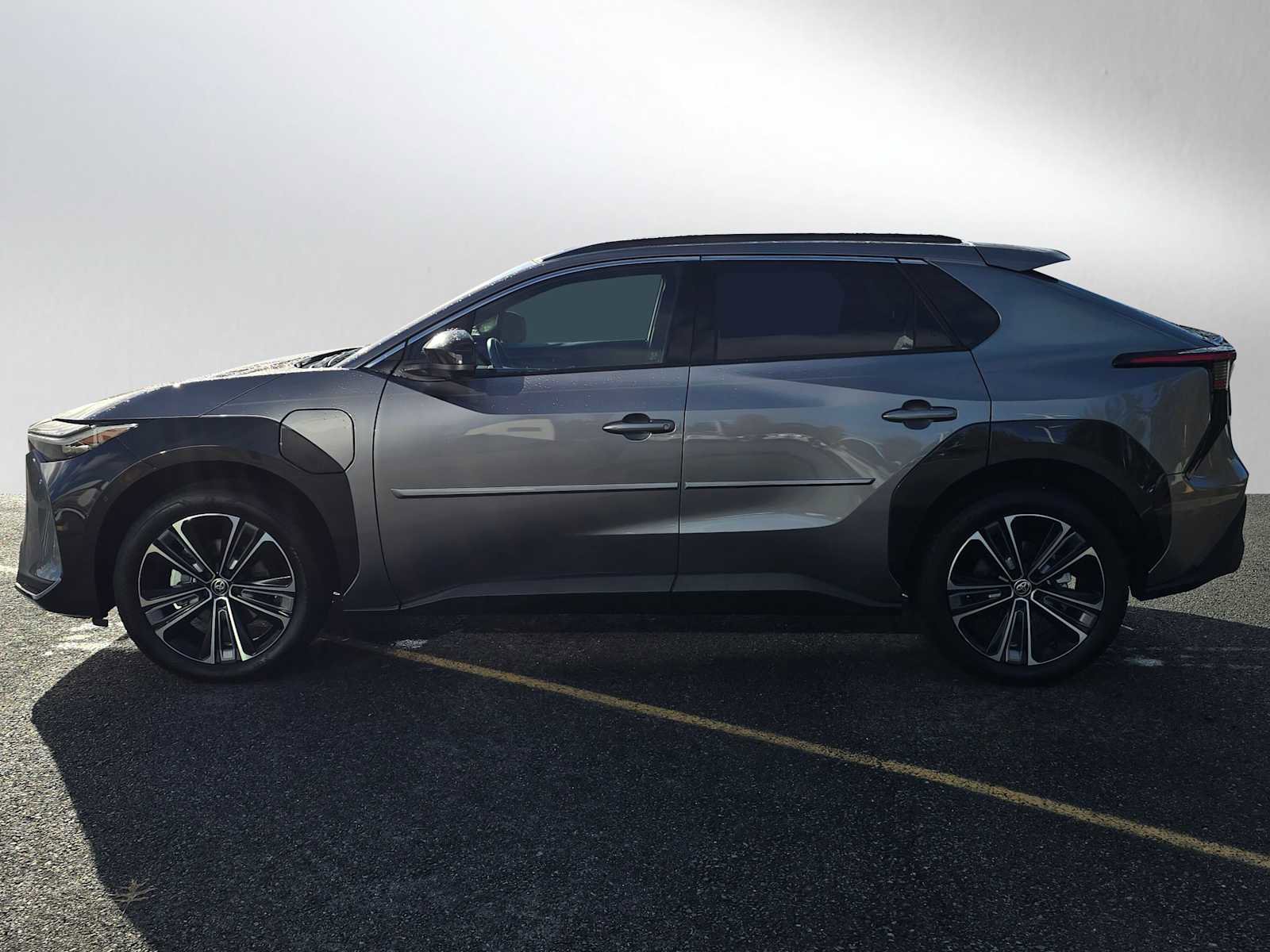 Used 2024 Toyota bZ4X Limited image 6