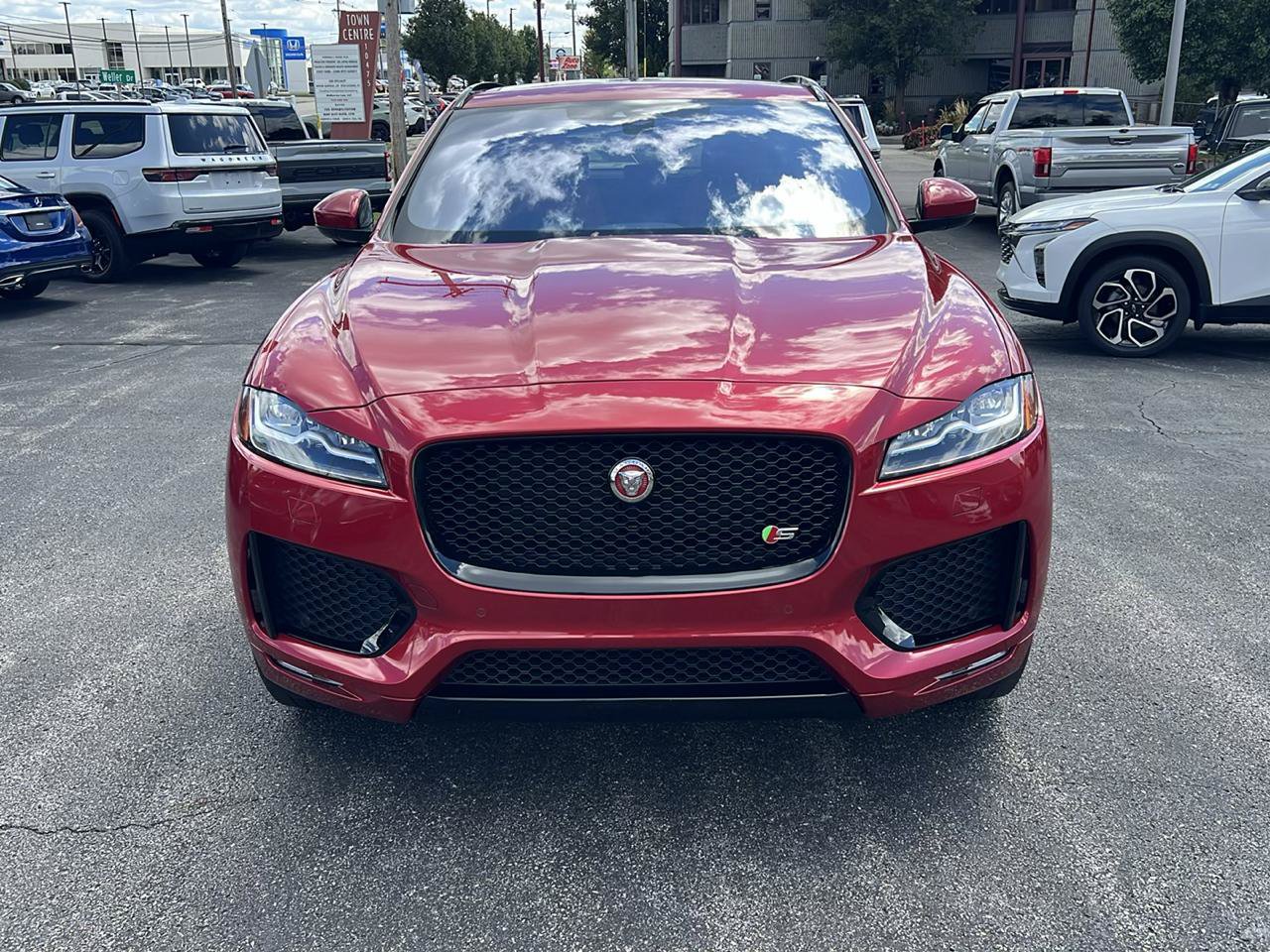 Used 2018 Jaguar F-PACE S AWD/4WD image 2