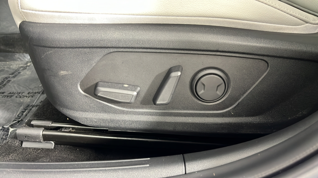 Used 2023 Hyundai Elantra Limited FWD image 46