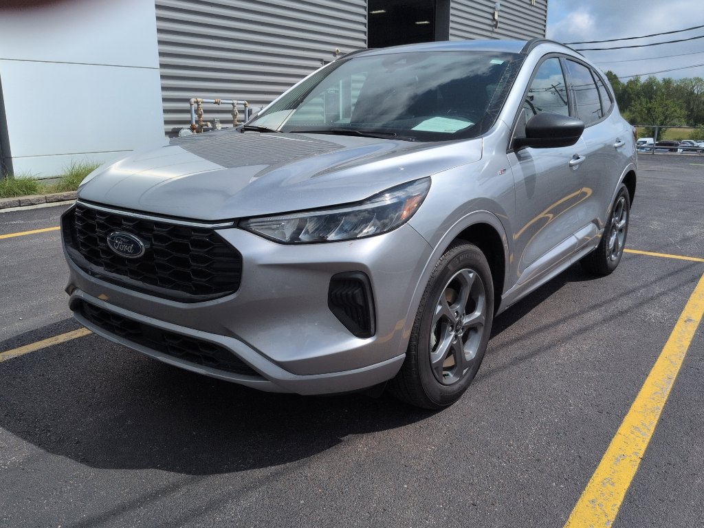 Used 2024 Ford Escape ST-Line w/ Tech Pack #1 AWD/4WD image 1