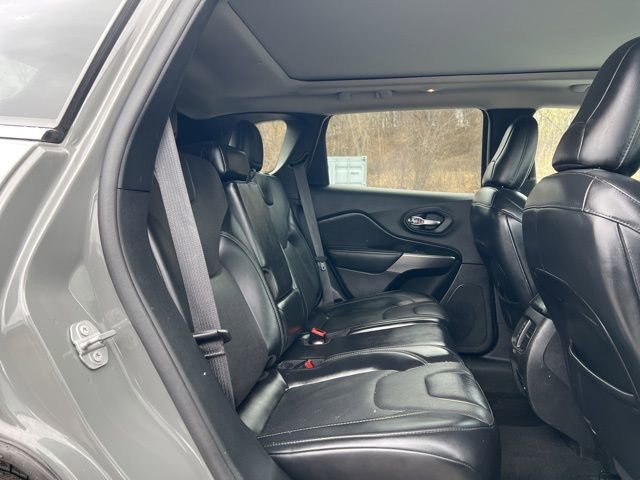 Used 2019 Jeep Cherokee Limited AWD/4WD image 14