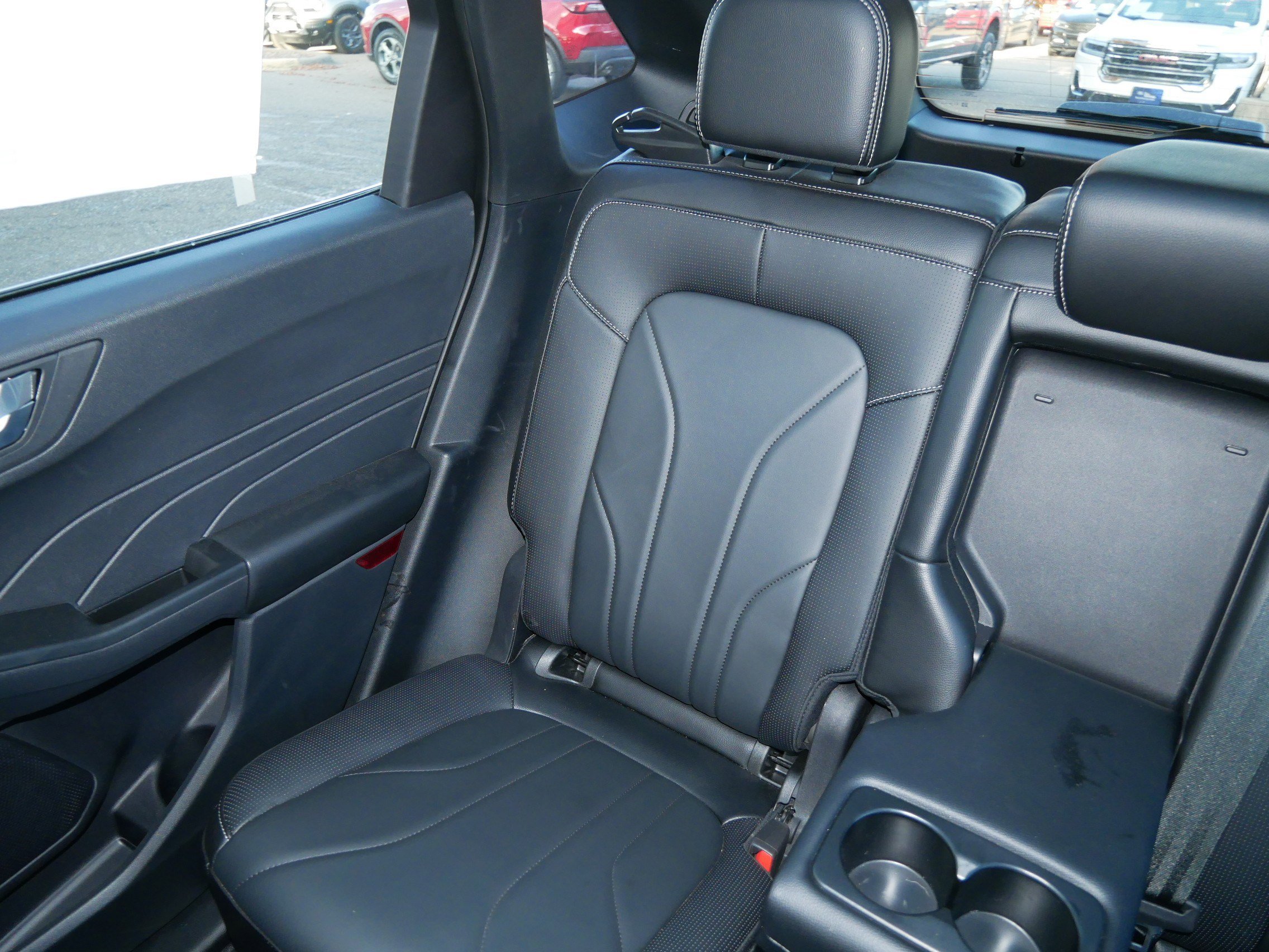 Used 2025 Ford Escape SE w/ PHEV Premium Package FWD image 12