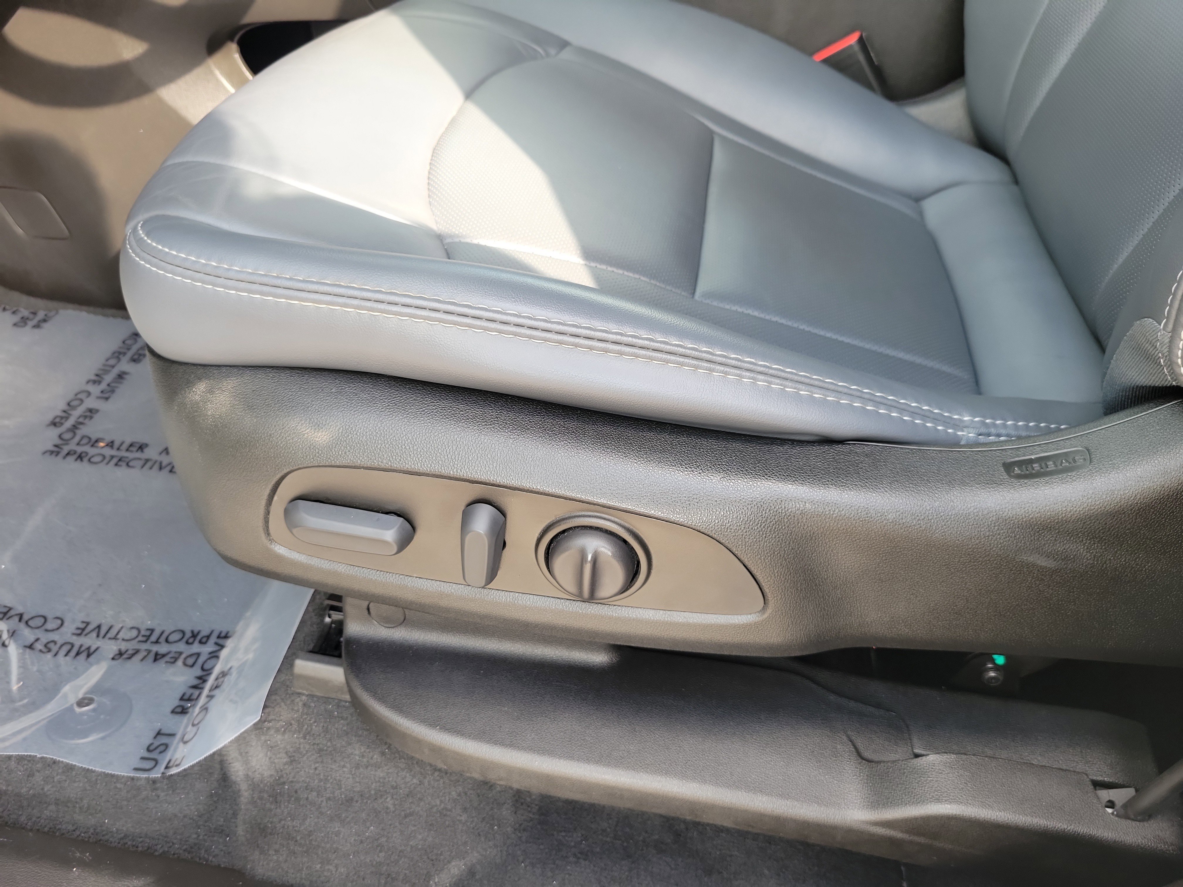 Used 2023 Buick Enclave Essence w/ Sport Touring Edition image 18