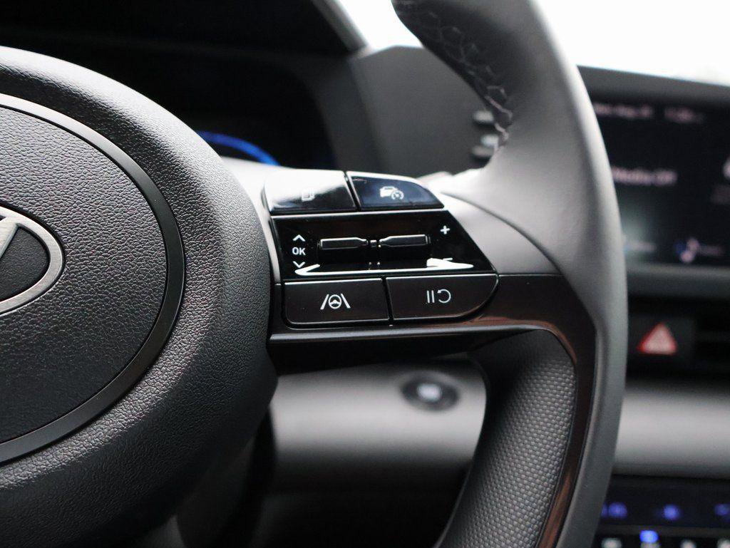 New 2025 Hyundai Elantra Sport image 28