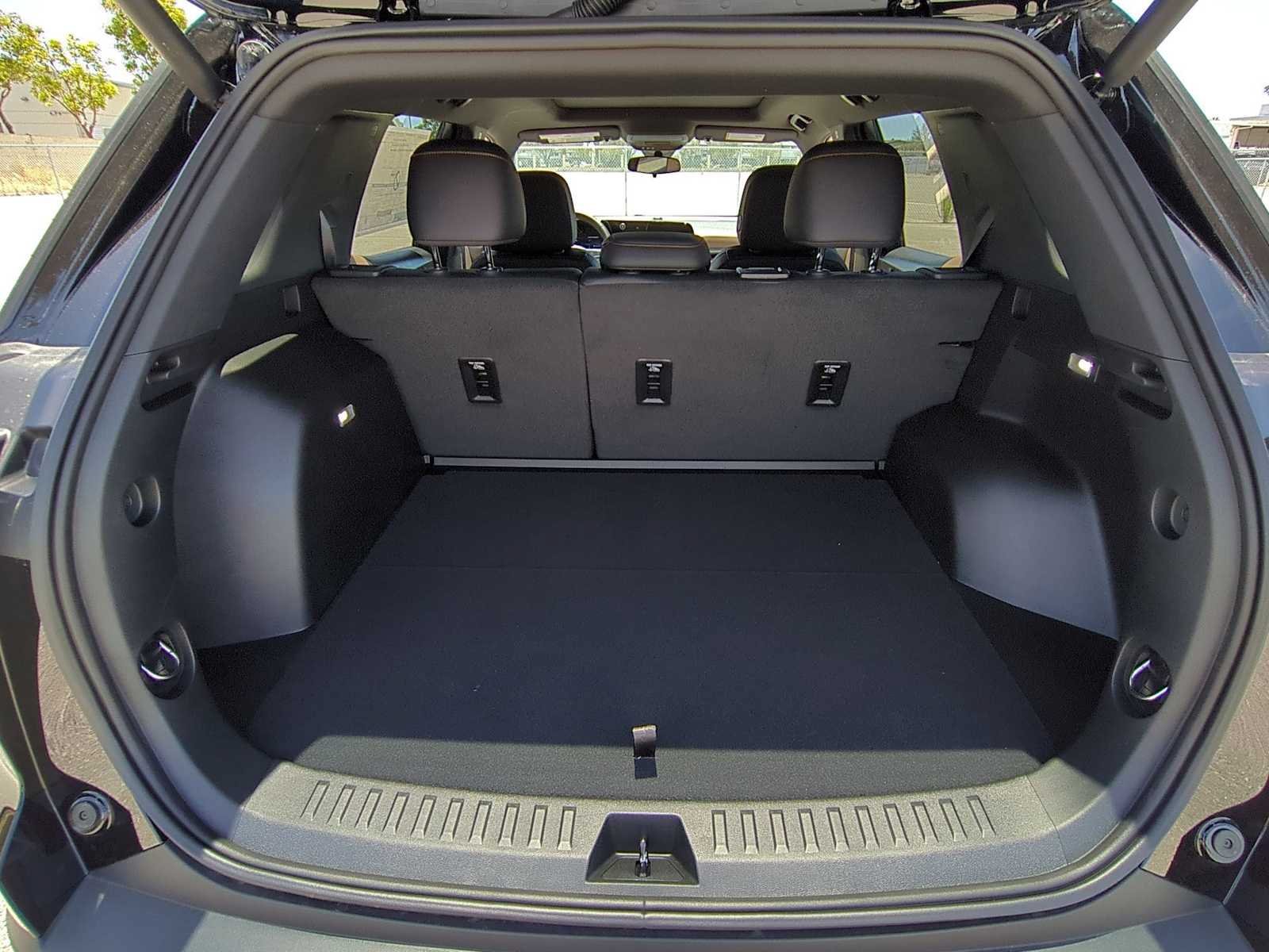 New 2026 Chevrolet Equinox ACTIV w/ Convenience Package III AWD/4WD image 26