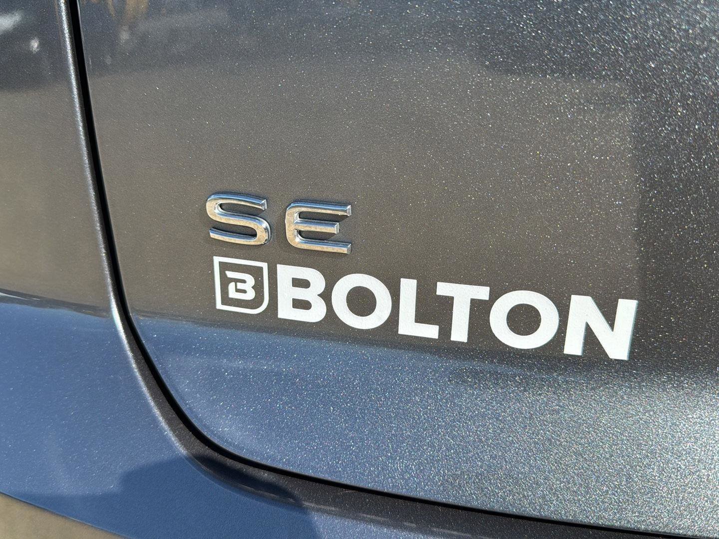 Used 2022 Volkswagen Atlas Cross Sport SE image 11