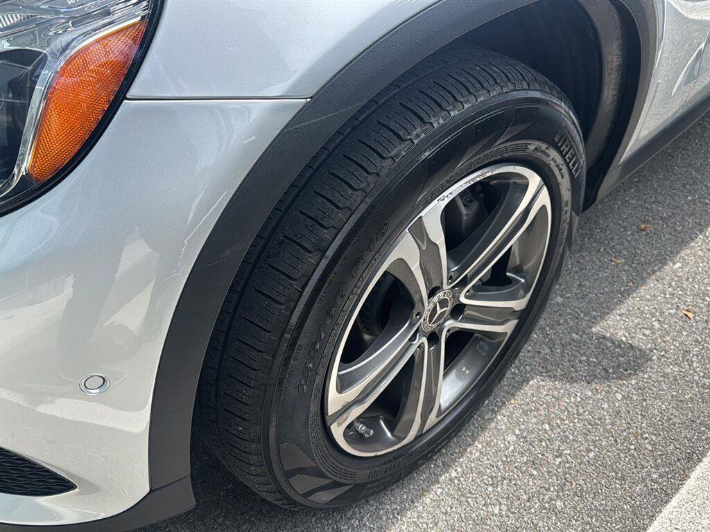Used 2019 Mercedes-Benz GLC 300 4MATIC image 14