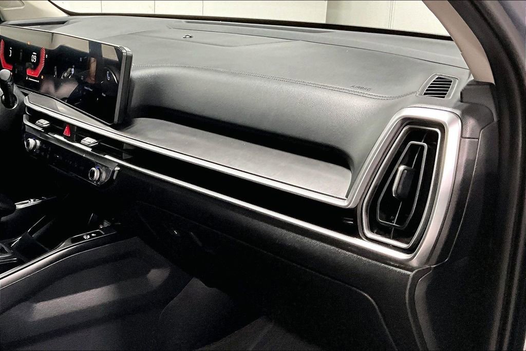 Used 2024 Kia Sorento S image 19