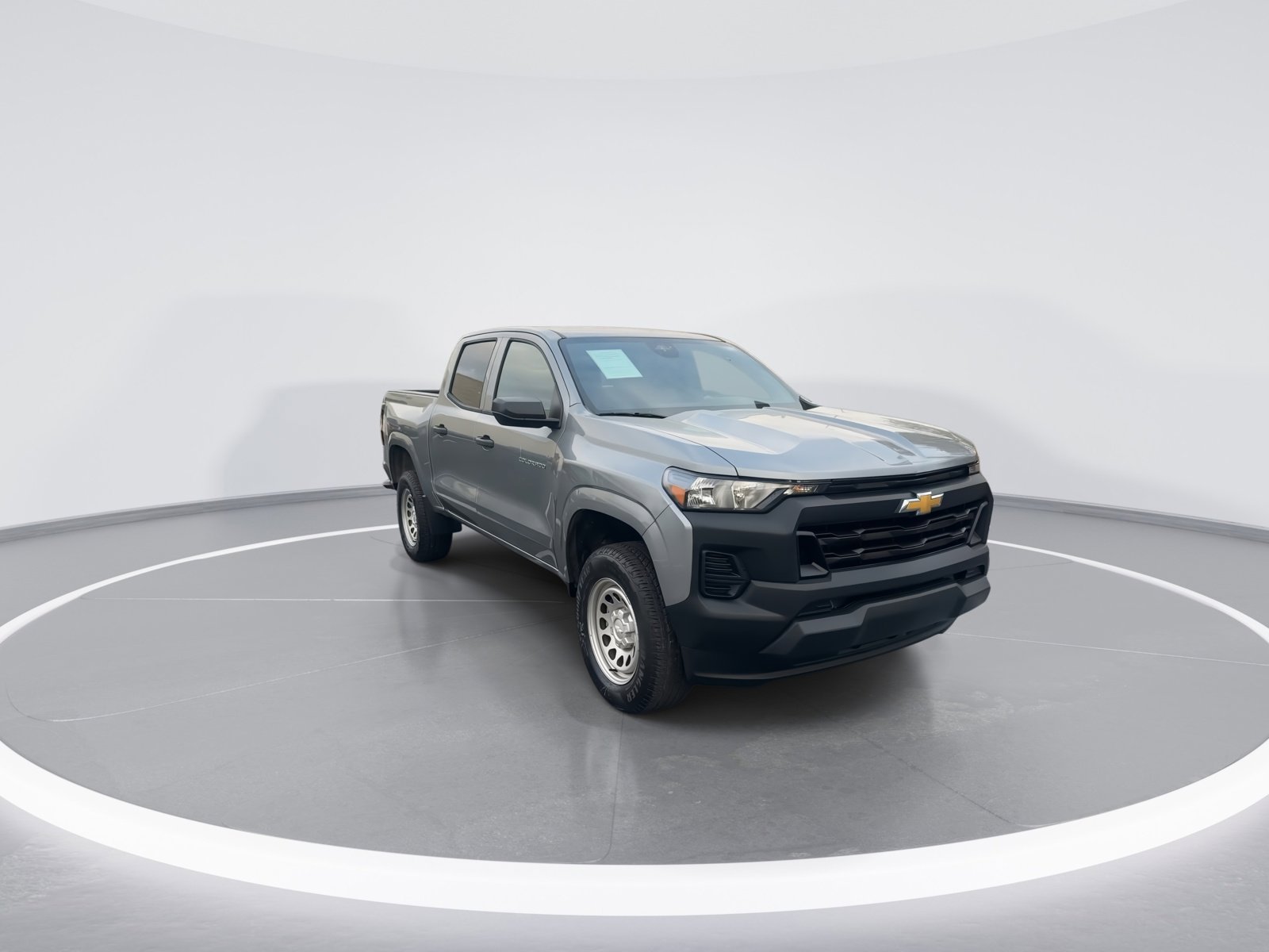 Used 2023 Chevrolet Colorado W/T image 2
