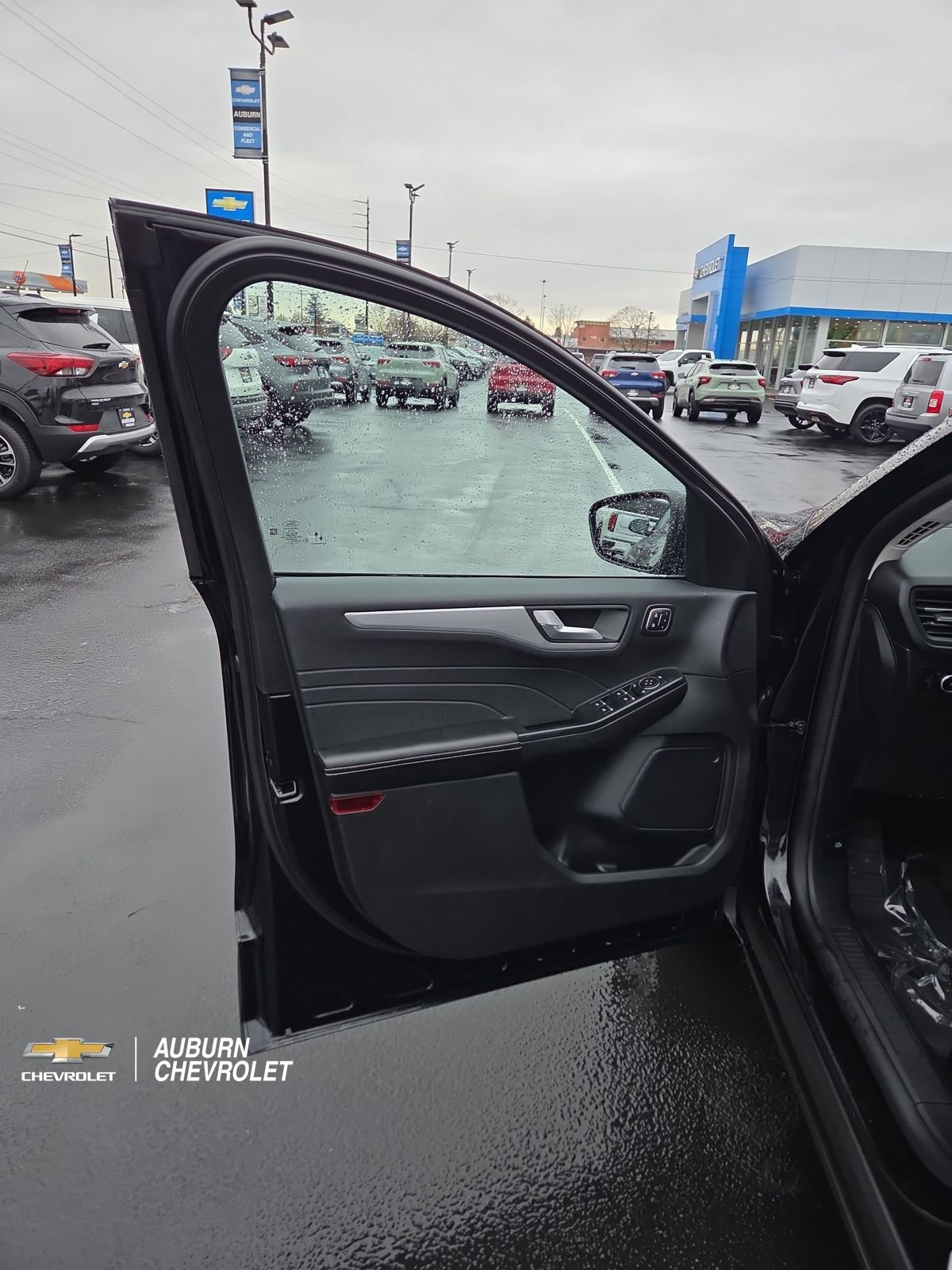 Used 2025 Ford Escape Platinum AWD/4WD image 14