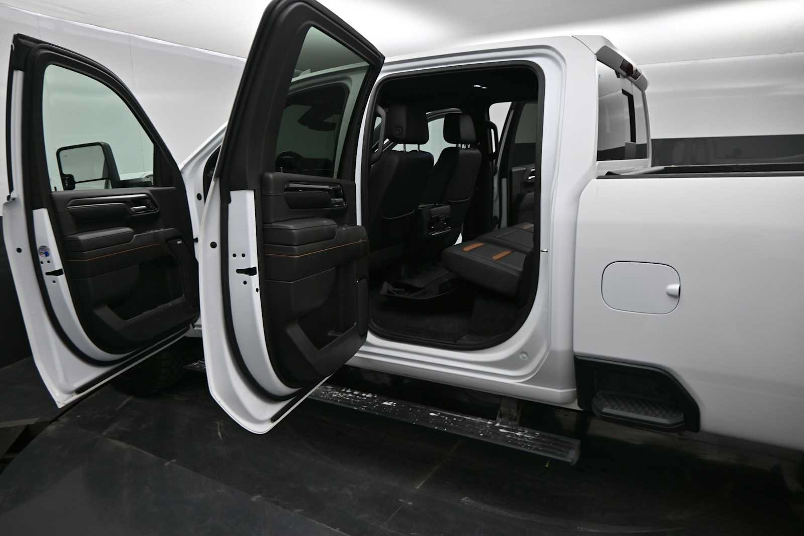 Used 2024 GMC Sierra 2500 AT4 w/ AT4 Premium Plus Package AWD/4WD image 66