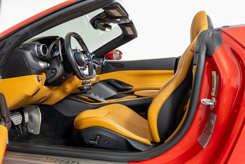 Certified 2020 Ferrari Portofino RWD image 38